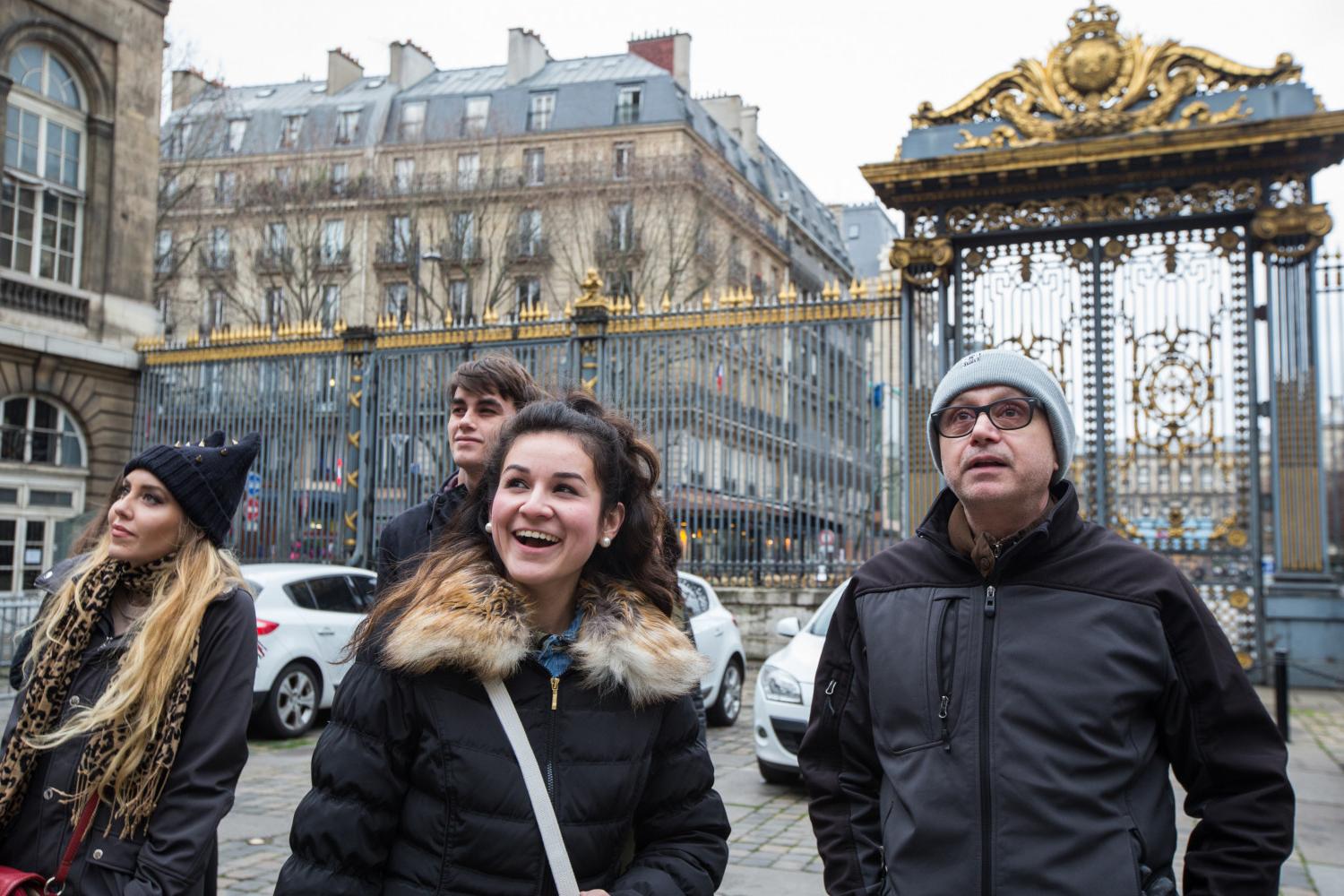<a href='http://ef9018p3.customcomfortllc.net'>博彩网址大全</a> French Professor Pascal Rollet leads students on a study tour in Paris.